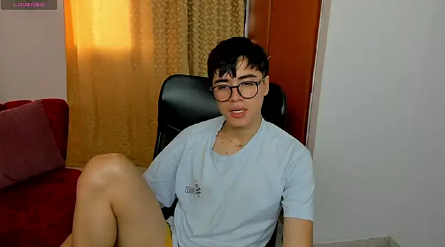 Snapshot of liam_orion chatting on February 26, 2025, 9:53 pm liam orion online show from February 26, 2025, 9:53 pm