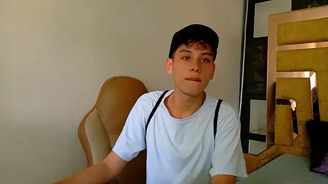 Snapshot of Noahoconor chatting on September 14, 2025, 7:03 pm Noahoconor online show from September 14, 2025, 7:03 pm