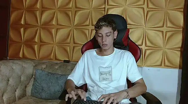 Snapshot of Noahoconor chatting on February 25, 2025, 6:55 pm Noahoconor online show from February 25, 2025, 6:55 pm