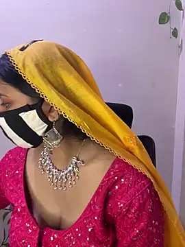 Dishasarmaa05 online show from April 10, 2026, 4:03 pm