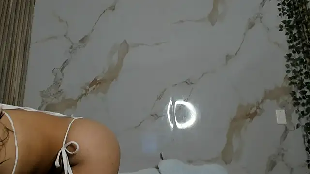 Little Lau1 online show from September 21, 2025, 9:20 pm