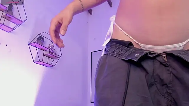 Little Lau1 online show from October 8, 2025, 11:05 pm