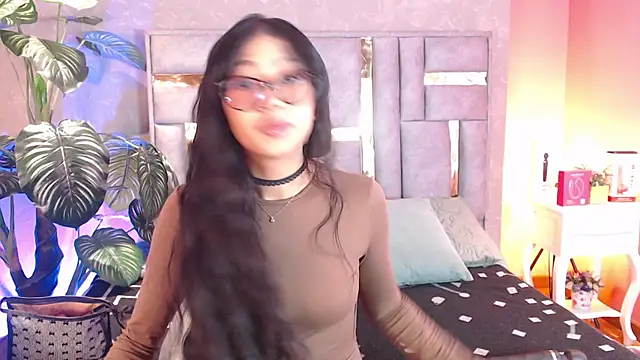 Snapshot of Tyla_Ks chatting on September 12, 2025, 7:24 pm Tyla Ks online show from September 12, 2025, 7:24 pm