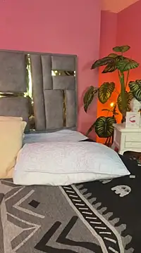 Snapshot of Tyla_Ks chatting on March 14, 2025, 1:48 am Tyla Ks online show from March 14, 2025, 1:48 am