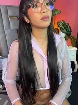 Snapshot of Tyla_Ks chatting on March 13, 2025, 10:43 pm Tyla Ks online show from March 13, 2025, 10:43 pm