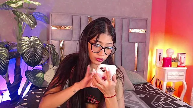 Snapshot of Tyla_Ks chatting on September 23, 2025, 7:32 pm Tyla Ks online show from September 23, 2025, 7:32 pm