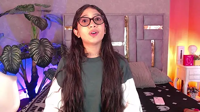 Snapshot of Tyla_Ks chatting on September 13, 2025, 7:36 pm Tyla Ks online show from September 13, 2025, 7:36 pm