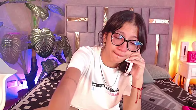 Snapshot of Tyla_Ks chatting on September 20, 2025, 7:52 pm Tyla Ks online show from September 20, 2025, 7:52 pm