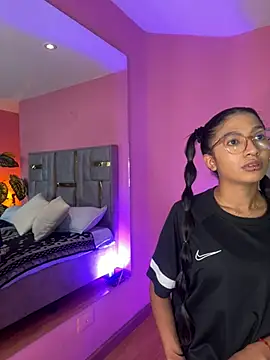 Snapshot of Tyla_Ks chatting on March 19, 2025, 7:27 pm Tyla Ks online show from March 19, 2025, 7:27 pm