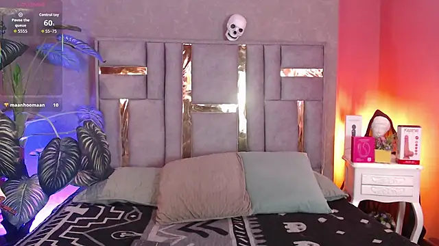 Snapshot of Tyla_Ks chatting on October 20, 2025, 7:36 pm Tyla Ks online show from October 20, 2025, 7:36 pm