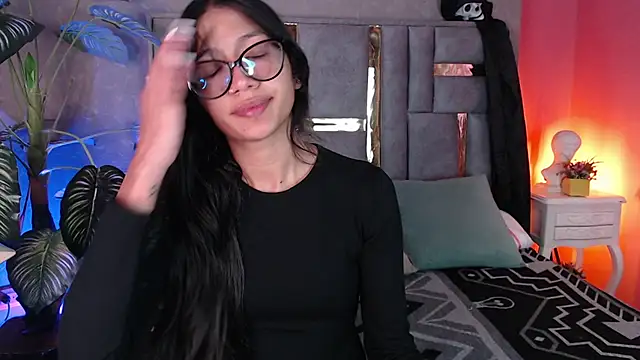 Snapshot of Tyla_Ks chatting on October 24, 2025, 7:57 pm Tyla Ks online show from October 24, 2025, 7:57 pm