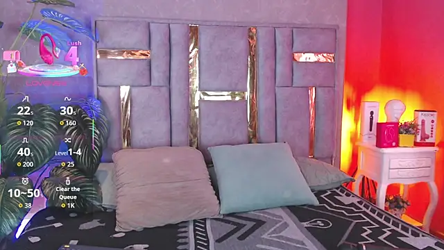 Snapshot of Tyla_Ks chatting on October 2, 2025, 7:39 pm Tyla Ks online show from October 2, 2025, 7:39 pm