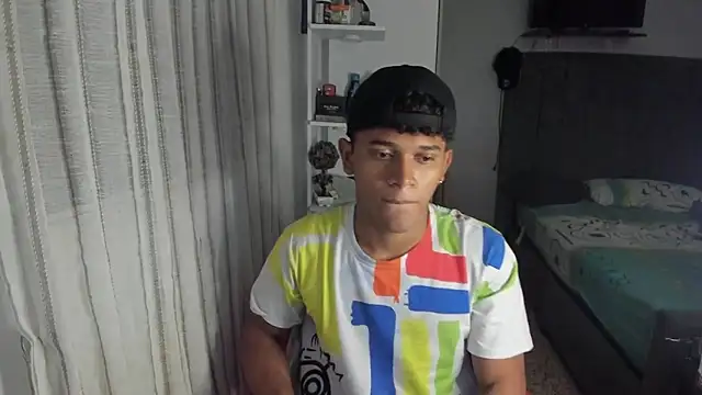 Snapshot of Fox2evans chatting on February 7, 2026, 6:49 pm Fox2evans online show from February 7, 2026, 6:49 pm