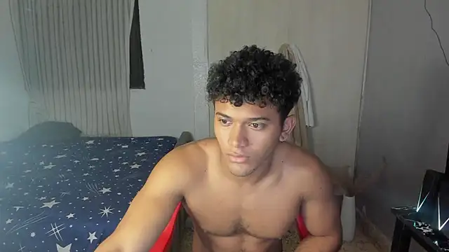 Snapshot of Fox2evans chatting on February 24, 2026, 7:48 pm Fox2evans online show from February 24, 2026, 7:48 pm