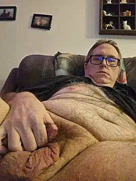 Snapshot of Smallone327 chatting on December 20, 2025, 5:10 am Smallone327 online show from December 20, 2025, 5:10 am