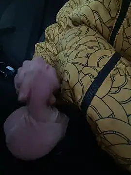 cazzone912025 online show from March 18, 2025, 5:12 am