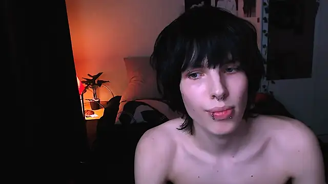 Snapshot of timi-moon chatting on December 18, 2025, 5:28 pm timi-moon online show from December 18, 2025, 5:28 pm