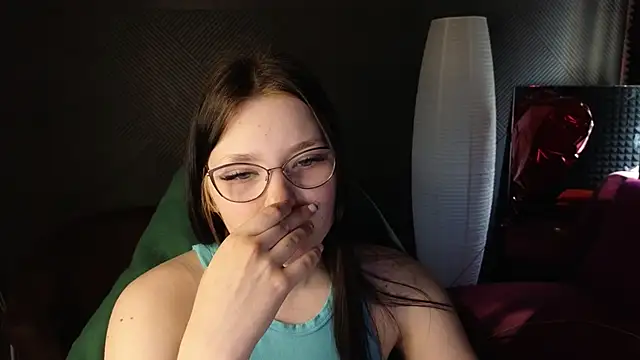 milliedoll online show from March 15, 2025, 8:04 am