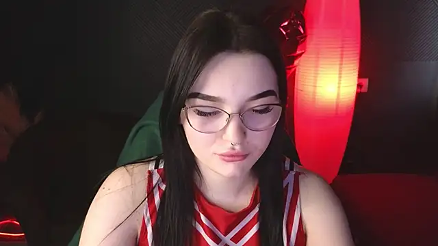 milliedoll online show from March 1, 2025, 7:30 am