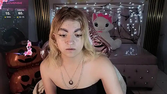 lili conor s online show from October 24, 2025, 3:38 am