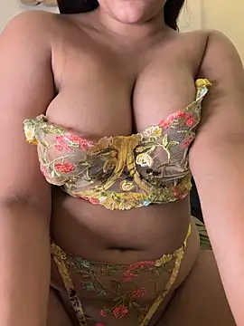 Snapshot of isha_sassy chatting on March 21, 2026, 4:55 pm isha sassy online show from March 21, 2026, 4:55 pm