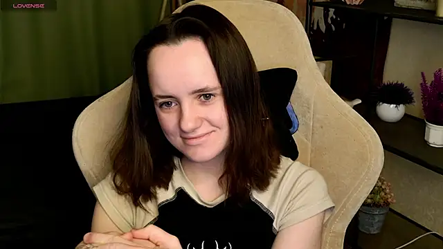 Snapshot of Luna_Loveee chatting on March 17, 2025, 3:47 am Luna Loveee online show from March 17, 2025, 3:47 am