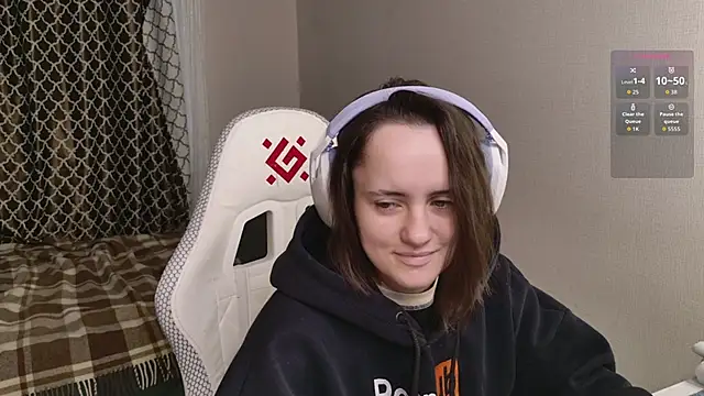 Snapshot of Luna_Loveee chatting on September 18, 2025, 3:42 am Luna Loveee online show from September 18, 2025, 3:42 am