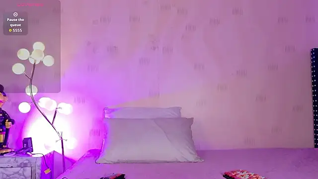 innocenthazel online show from March 15, 2026, 12:56 pm