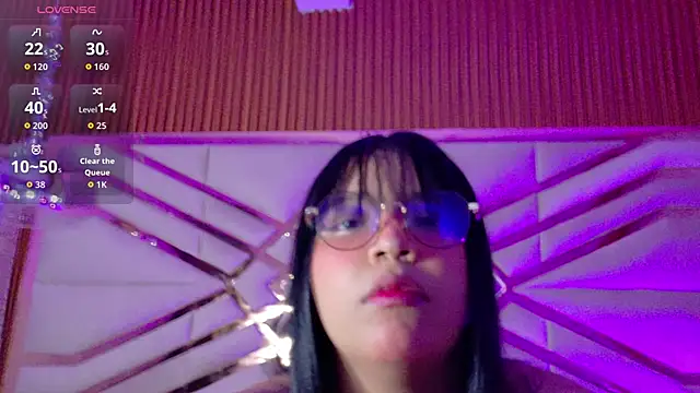 innocenthazel online show from March 24, 2026, 3:06 am