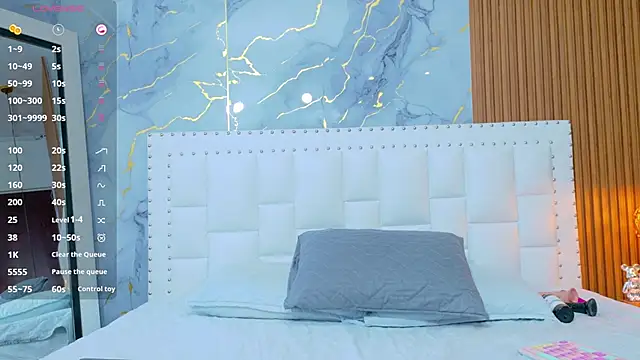 innocenthazel online show from September 25, 2025, 3:01 am