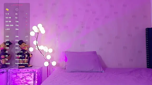 innocenthazel online show from March 12, 2026, 3:01 am