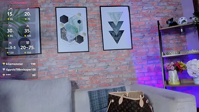 Snapshot of Lucia_Brown_ chatting on September 15, 2025, 4:24 am Lucia Brown online show from September 15, 2025, 4:24 am