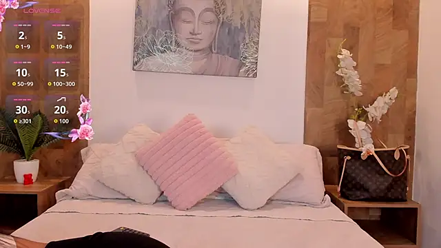 Lucia Brown  online show from May 31, 2026, 8:53 pm
