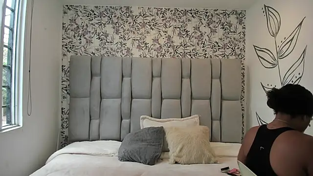 Snapshot of Natasha_rose__ chatting on October 6, 2025, 7:14 pm Natasha rose online show from October 6, 2025, 7:14 pm