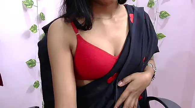 Snapshot of Cute_Pihu01 chatting on March 2, 2025, 1:37 am Cute Pihu01 online show from March 2, 2025, 1:37 am