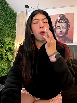 Cassie bloom online show from December 17, 2025, 7:52 pm