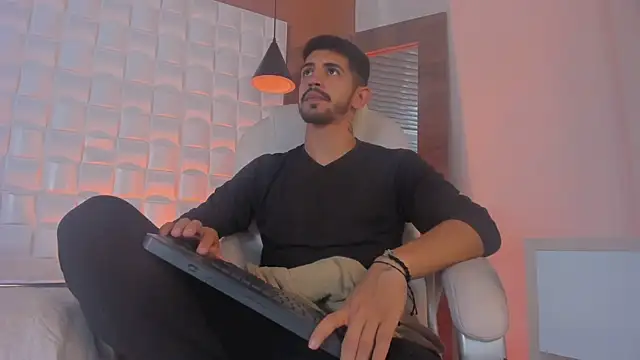 AlejandroStormm online show from October 10, 2025, 8:53 pm