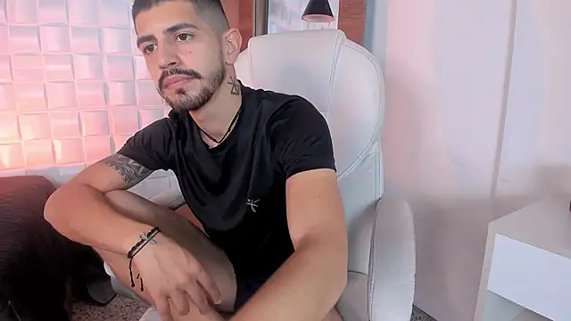 AlejandroStormm online show from October 26, 2025, 2:45 am