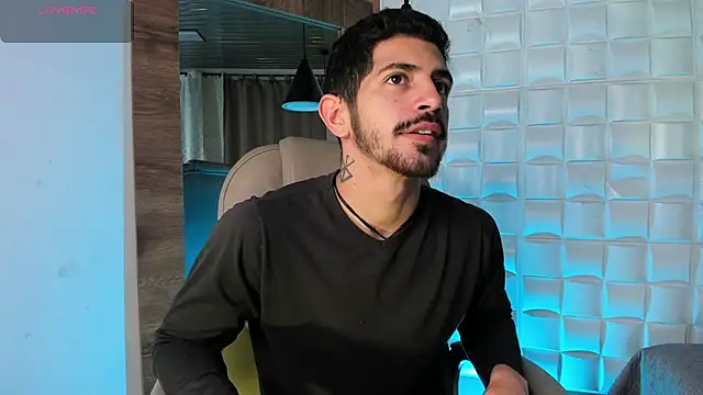 Snapshot of AlejandroStormm chatting on February 4, 2026, 3:56 am AlejandroStormm online show from February 4, 2026, 3:56 am