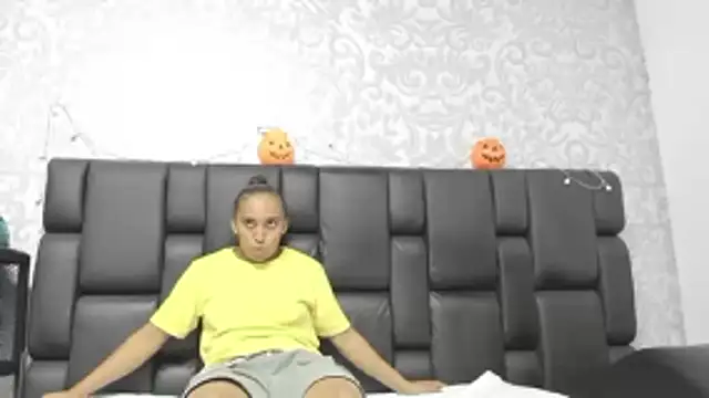 Snapshot of ElizaAndQuisha chatting on October 22, 2025, 12:48 pm ElizaAndQuisha online show from October 22, 2025, 12:48 pm