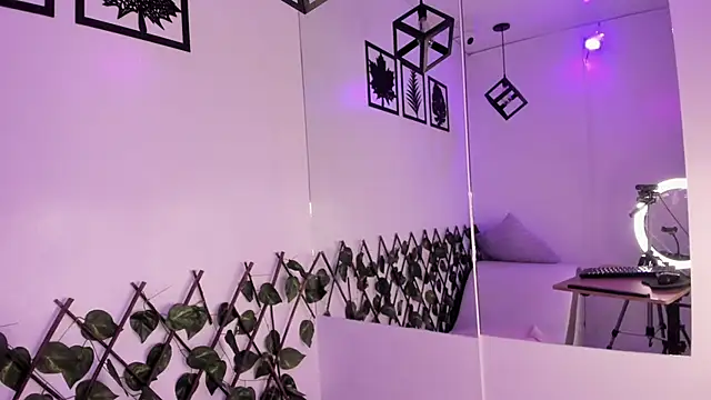 Anniie  Evans online show from March 14, 2025, 6:18 pm