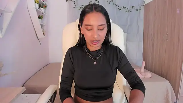 Emma lorense22 online show from November 8, 2025, 5:38 pm