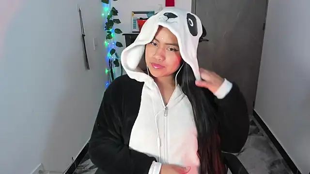 exotic essence  online show from February 21, 2025, 1:33 am