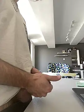 Snapshot of mikekmi21 chatting on March 5, 2025, 9:27 am mikekmi21 online show from March 5, 2025, 9:27 am