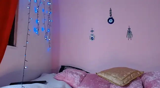 Maddy Jhonsson online show from March 11, 2025, 11:58 pm