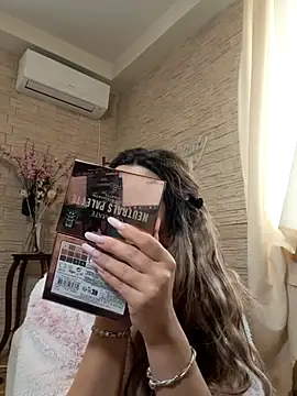 Bella Posh online show from February 23, 2026, 7:53 am