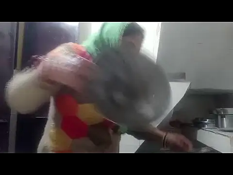 Snapshot of longsexji chatting on January 6, 2026, 5:06 pm longsexji online show from January 6, 2026, 5:06 pm