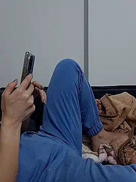 BUSE8821 online show from October 30, 2025, 8:50 pm