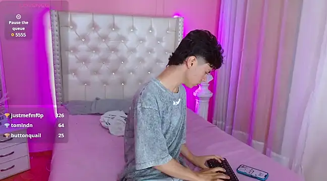 Snapshot of callum_77 chatting on March 12, 2025, 9:44 am callum 77 online show from March 12, 2025, 9:44 am