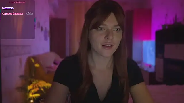 CherryRed Girl online show from November 18, 2025, 2:31 pm